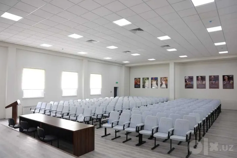 Katta majlislar zallari uchun teatr kreslolari 8 Katta majlislar zallari uchun teatr kreslolari 8