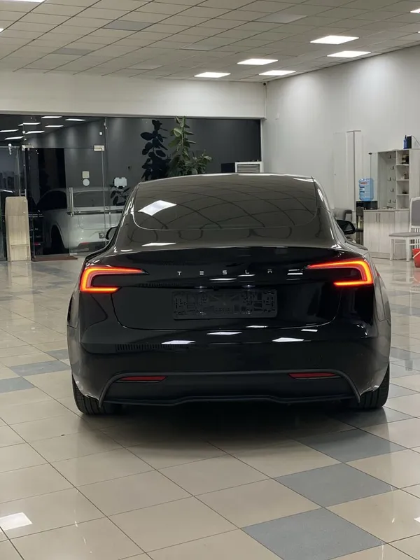 Tesla Model 3 Highland Restyling 2025 — фото 2