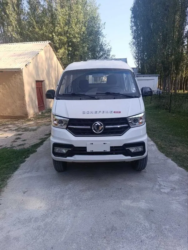 Грузовой автомобиль Dong Feng 3 Грузовой автомобиль Dong Feng 3