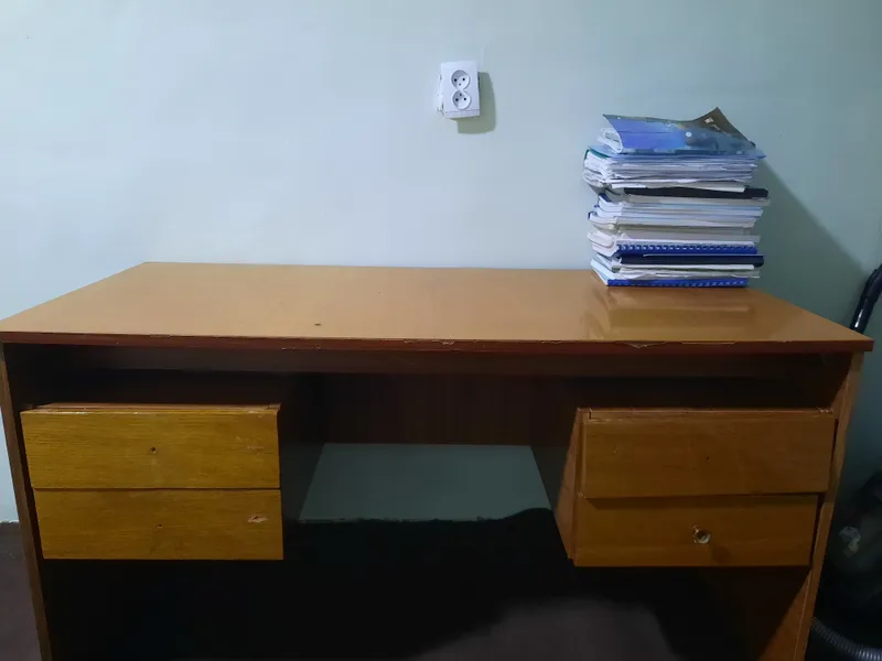 Eski, mustahkam mebel sotiladi... 1 Eski, mustahkam mebel sotiladi... 1