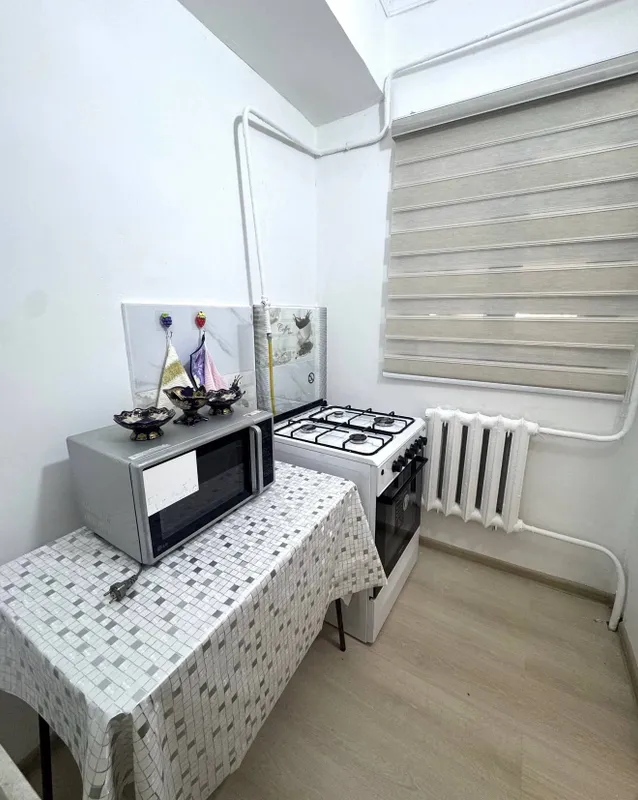 Yunusobod-2 mavzesi 1/1/4 xonadon sotiladi 7