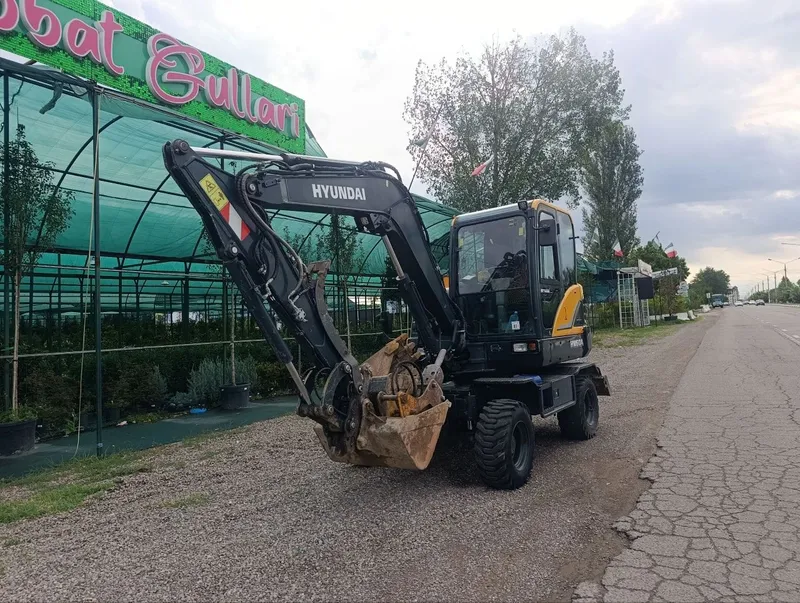 Hyundai HW 60A mini ekskavator sotiladi Mini ekskavator sotiladi 4