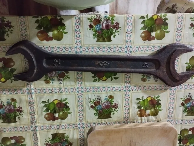 Продам гаечный ключ 4 Продам гаечный ключ 4