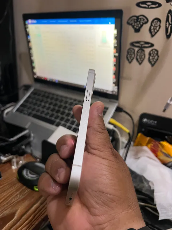 iPhone 13. 128gb идеальное состояние iCloud 6