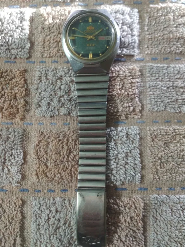 Часы наручные. Orient automatic. Не Рабочие. Нужен ремонт.