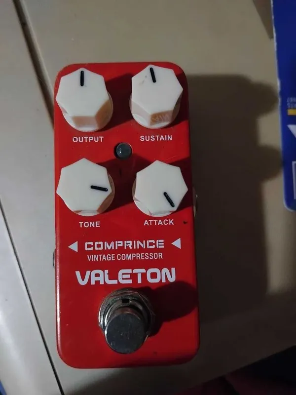 VALETON Гитарный компрессор (возможен обмен) VALETON Гитарный компрессор (возможен обмен)