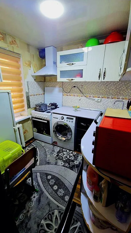 продам чиланзар 4.  трёх комнатная