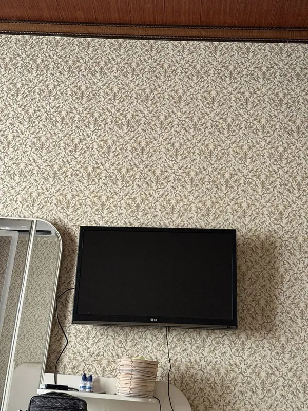 Телевизор LG 32LS570T 32 дюйма