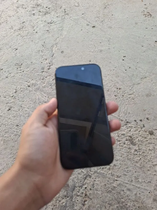 Iphone 15 про черный 1