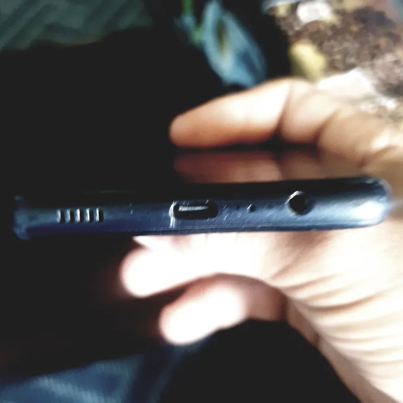 Samsung Galaxy a 12 xolati idial ekrani singan 32/4 GB 3