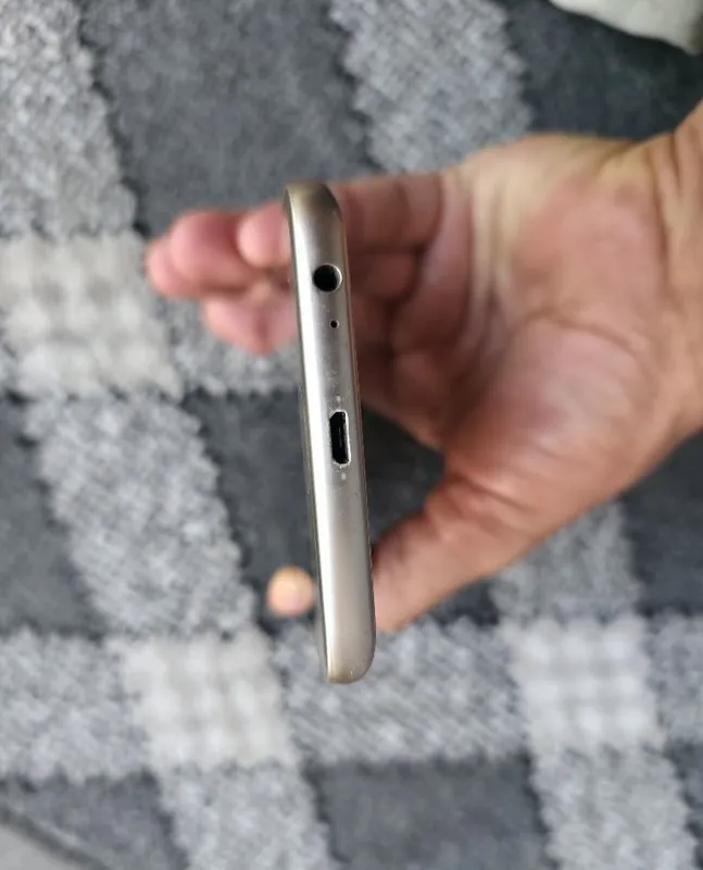 Samsung Sotiladi 7