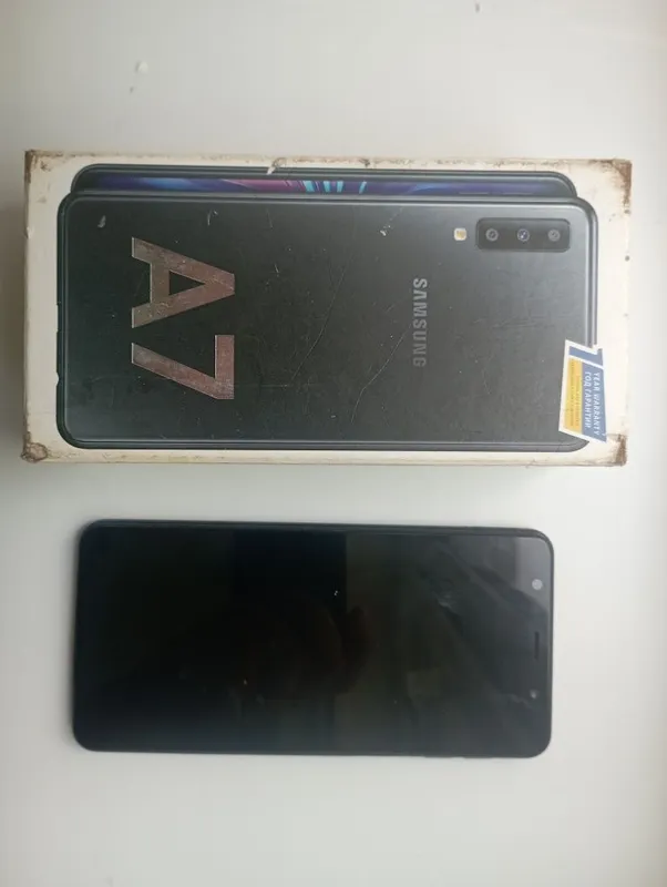 Samsung A7 2019 telefon — фото 1
