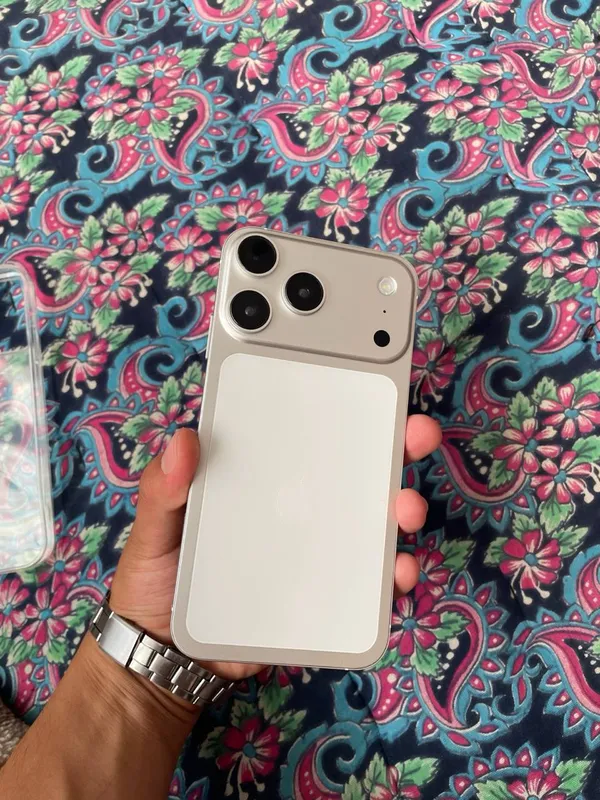 Iphone 17 pro Korpusda Xr 1
