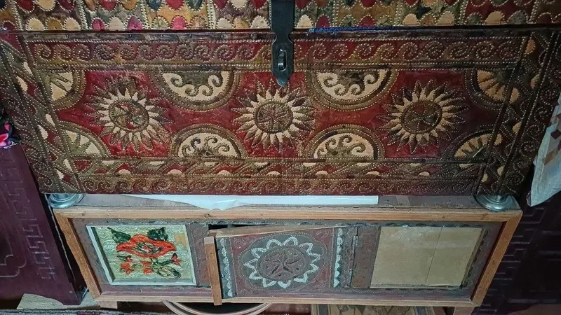 Eskicha sandiq sotiladi