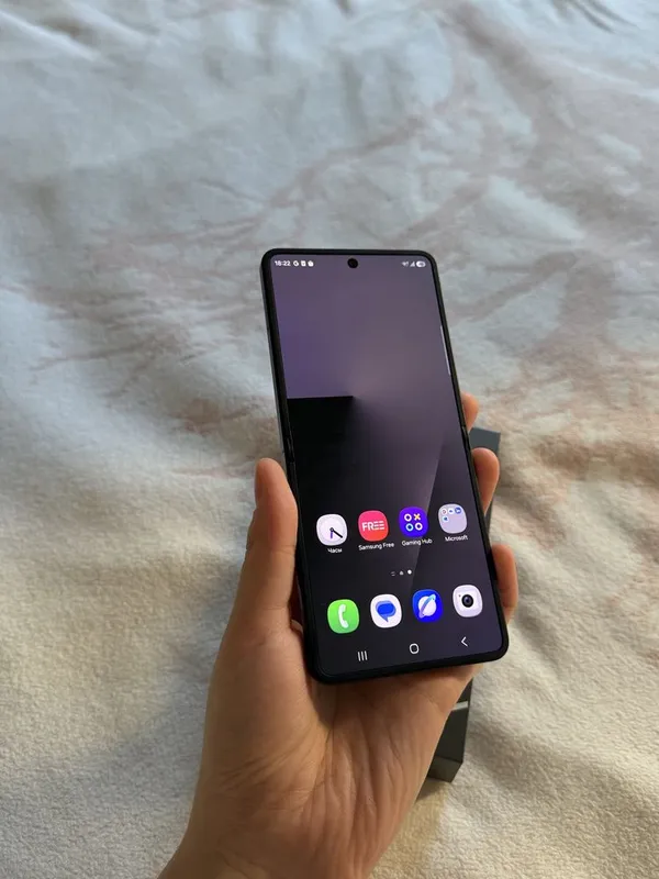 Galaxy Z Flip 7 pachti yengi sotiladi 4