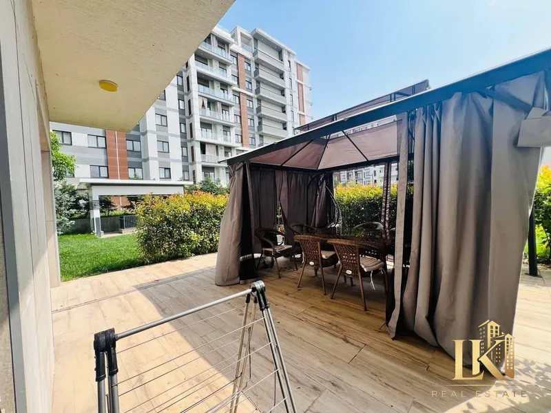 Продаётся в ЖК Gardens стильная квартира с эксклюзивным ремонтом, террасой 30 м², мебелью и техникой 2