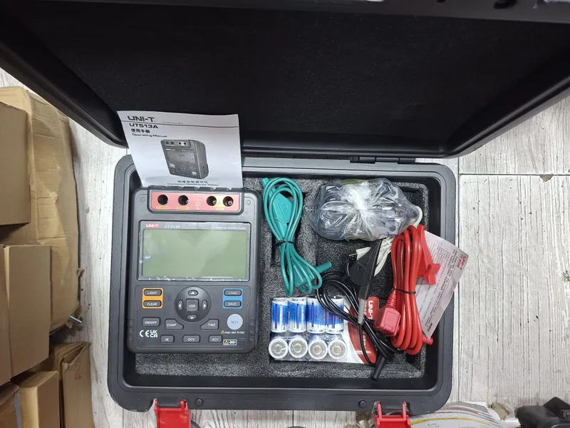 Мегаомметр UNI-T UT513A UNI-T UT513A – мегаомметр, который предназначе 1 Мегаомметр UNI-T UT513A UNI-T UT513A – мегаомметр, который предназначе 1