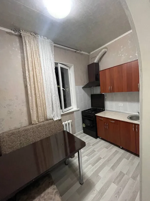 продам чиланзар 1. двух комнатная. высокопотолочка — фото 1
