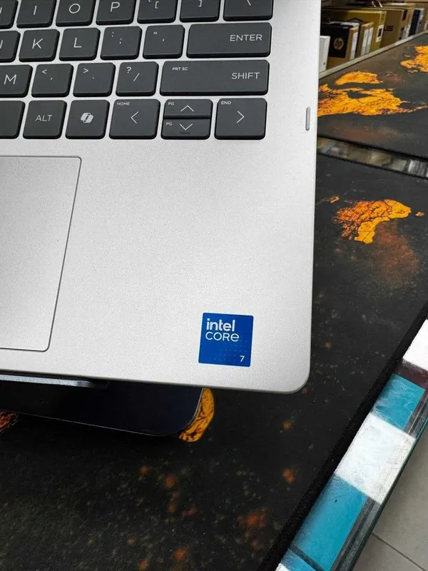 Noutbuk HP OmniBook5 Flip Intel Core7-150U-SENSOR EKRAN/FACE ID/ENG KB — фото 4