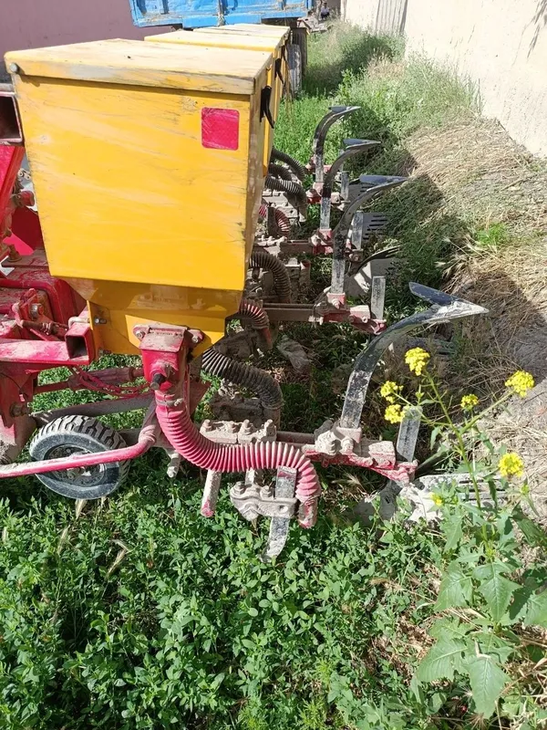 Traktor kultuvatori 3 Traktor kultuvatori 3