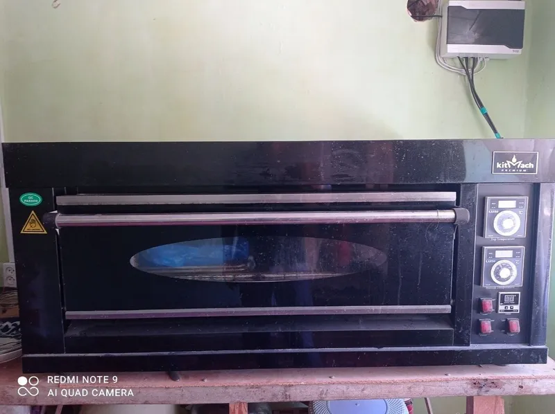 Pishiriq duxofka kattasi 220-380-volt 2