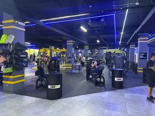 Продам абонемент в тренажерный зал Limonfit — фото 1