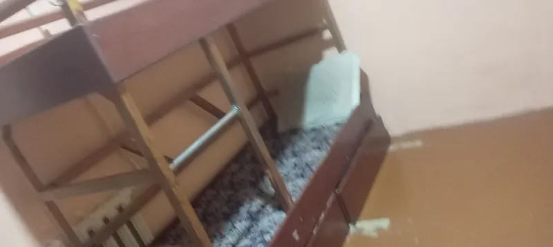 Krovat 200min znasi bor temiri 3 Krovat 200min znasi bor temiri 3