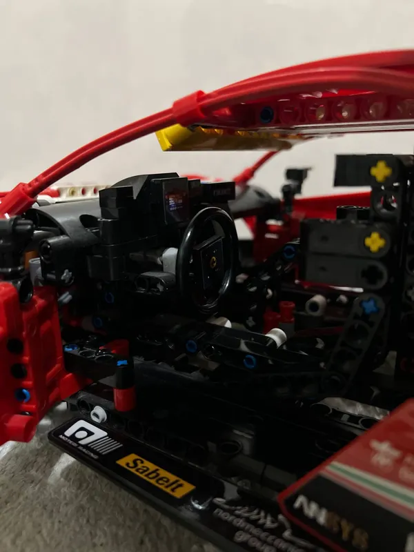 Продаю модель Ferrari (не оригинал LEGO) — фото 3