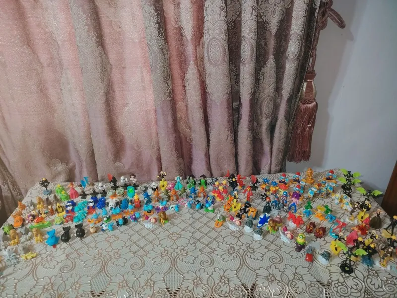 Kinder o'yinchoqlar kaleksonerlar uchun 6 Kinder o'yinchoqlar kaleksonerlar uchun 6
