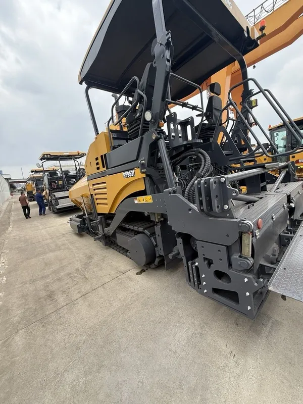 Asfalt ukladchik 605 2 Asfalt ukladchik 605 2