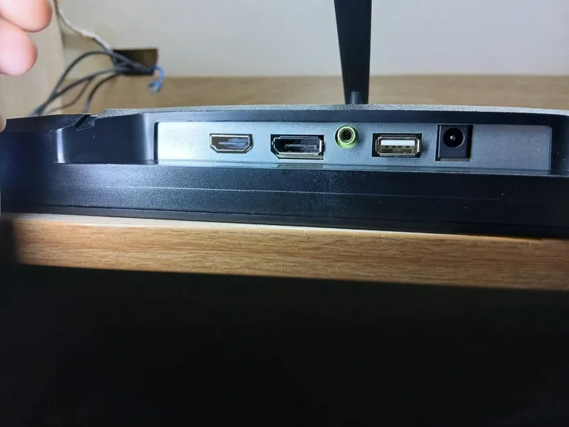 Монитор XTECH 24" 165Hz IPS Комплект: блок питания, коробка, HDMI