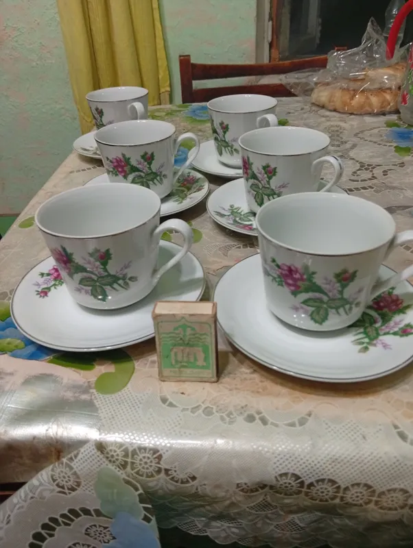 Продам чашки с блюдцами. Новые. Япония.