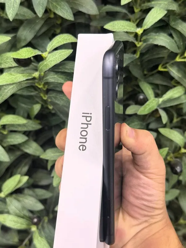 APPLE IPHONE 11 4