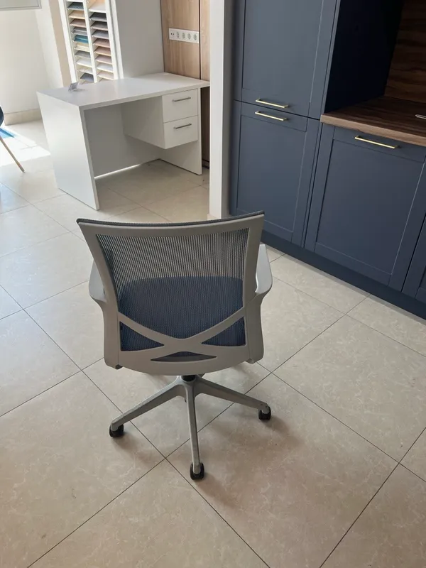 Продаётся новое офисное кресло TORINO GREY (синее) 3