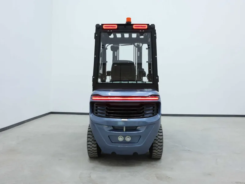 Вилочный электро погрузчик /Автокара Royal Forklift 3 тонны / 3 000 кг — фото 1
