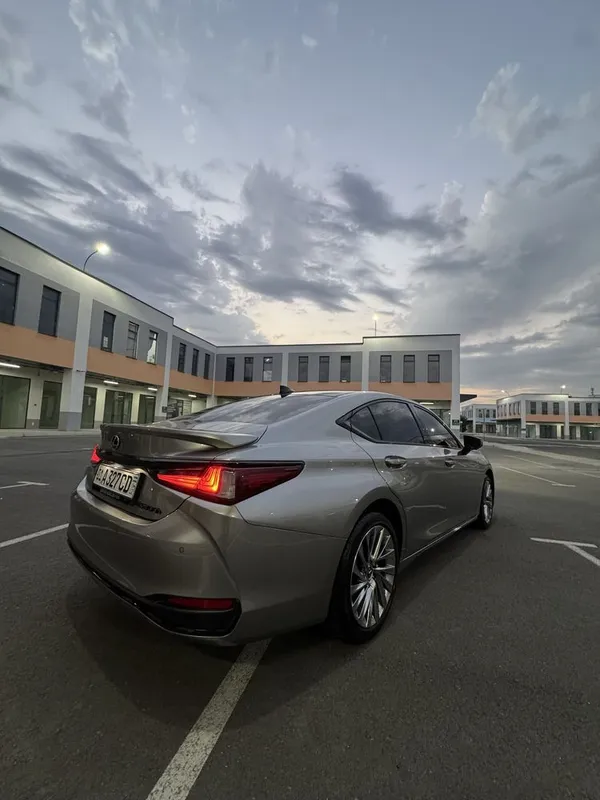 Lexus ES300 Premium Klass 2025 Model 5 Lexus ES300 Premium Klass 2025 Model 5