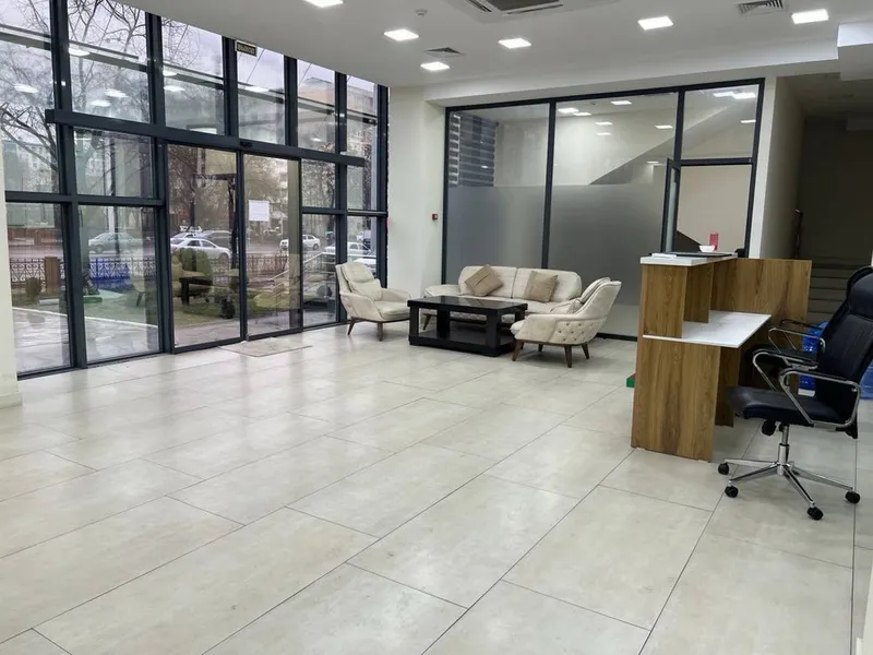 Аренда Евро офис Ор-р: метро Айбек 225м2 1