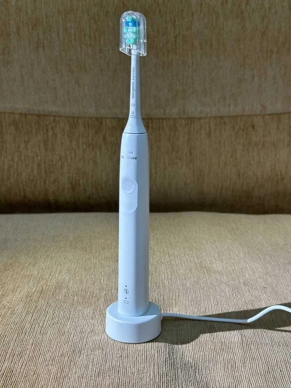 Электрическая щетка Philips Sonicare ProtectiveClean 4100 с футляром 2