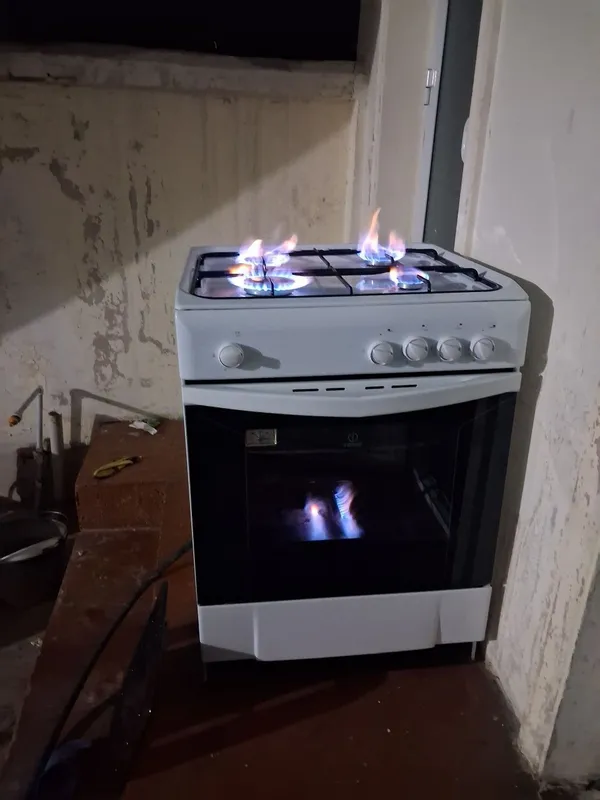 Продаётся газовая плита ИНДИЗИТ 60x60x85 1