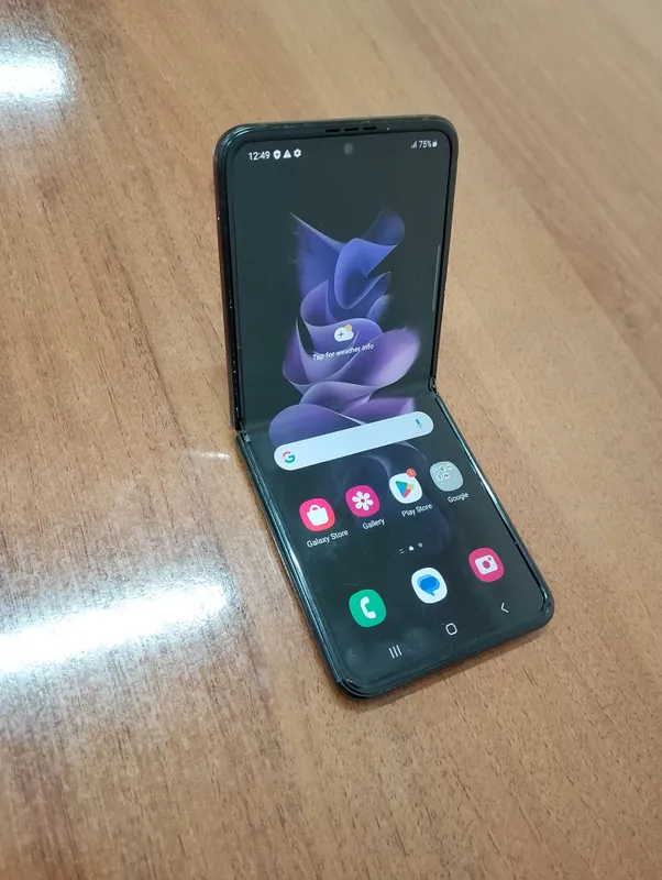 Samsung Galaxy Z Flip 3 5g — фото 1