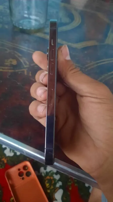 Iphone 14 pro sotiladi 78 yonqis 128 pamiyat