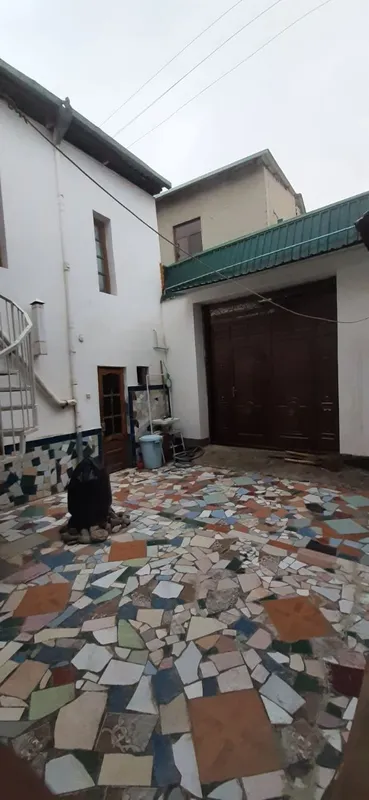 Eski shahar - Labi hovuzdan uchaska sotiladi. Tayyor hovlicha sotiladi — фото 4