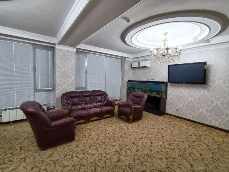 Аренда под офис 2 комната, С Мебелью! 88кв.м Алайский! 2200у.е — фото 3