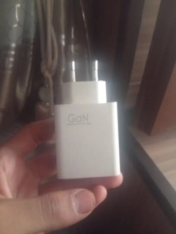 GAN зарядка 120W 1 GAN зарядка 120W 1