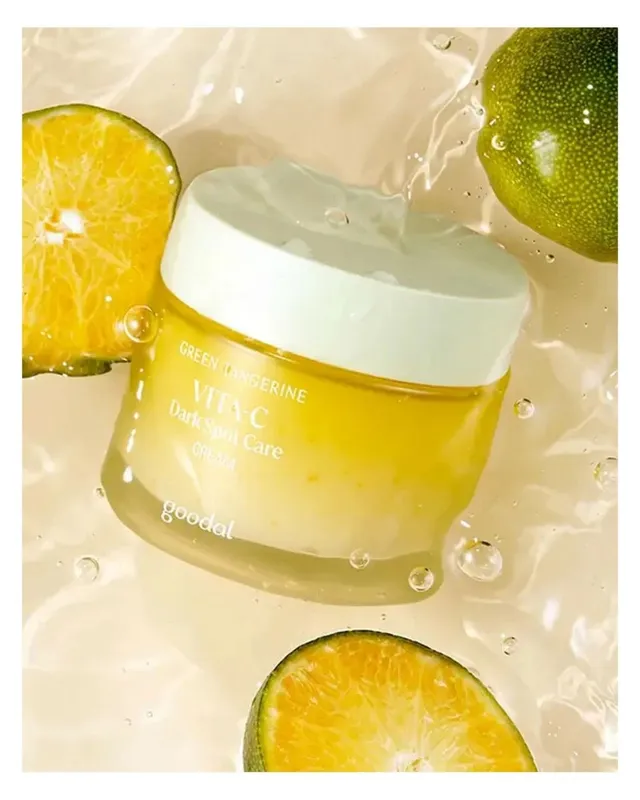 Осветляющий крем с витамином C против пигментных пятен Goodal Green Tangerine Vita-C Dark Spot Care Cream — фото 2