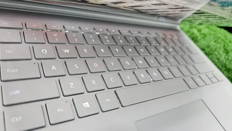 Самая универсальная модель Microsoft Surface Pro 5 7 Самая универсальная модель Microsoft Surface Pro 5 7