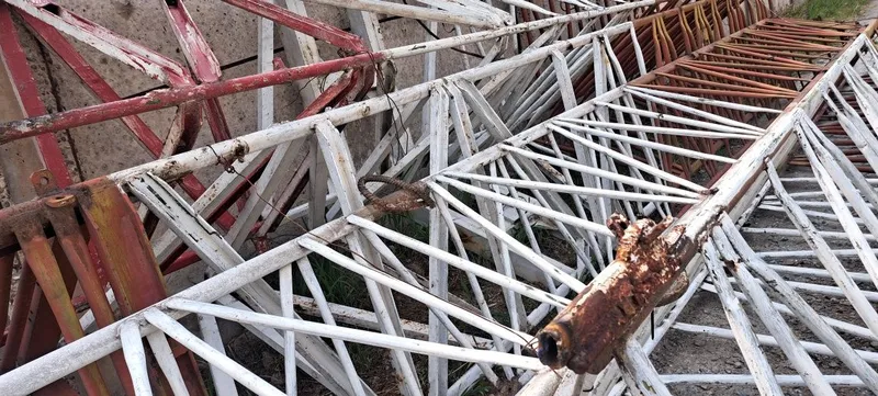 Metal konstruksiya uzunligi 25 metr 4 ga bo'lingan narxi 1000 4 Metal konstruksiya uzunligi 25 metr 4 ga bo'lingan narxi 1000 4
