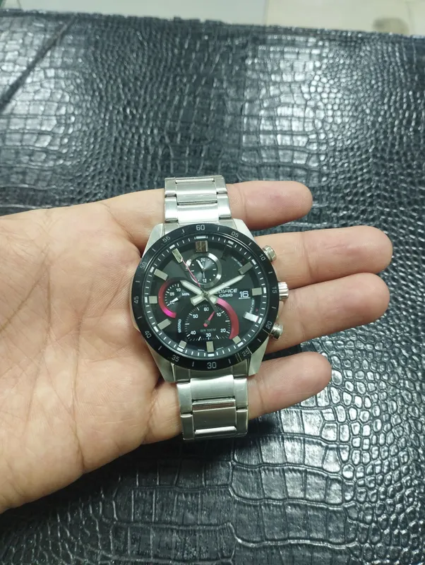 Casio Ediface sotiladi