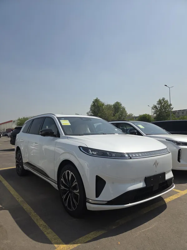 **Dongfeng EP 008 ultra Restyling 2026 ELIT KOMPLEKT
