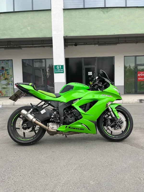 Kawasaki ZX-6R. 5